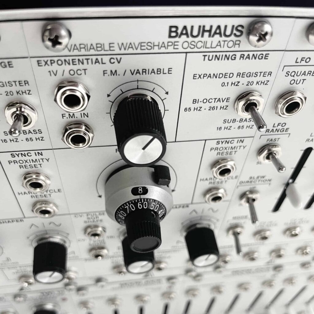 LA Circuits, Inc. EM-105 BAUHAUS